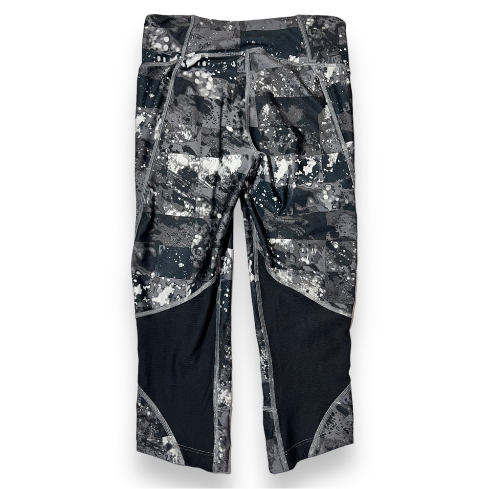 Under Armour Women’s Fly Fast Printed Capris Black/Reflective Size Medium - Picture 5 of 7